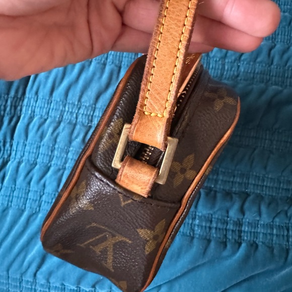 Authentic Louis Vuitton - Picture 4 of 10